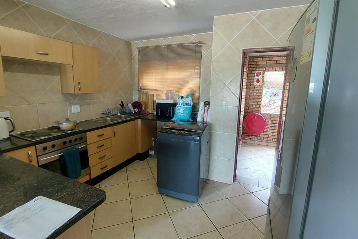 Open-Plan Living: Your Dream 2 Bedroom Home Awaits! - Photo 2