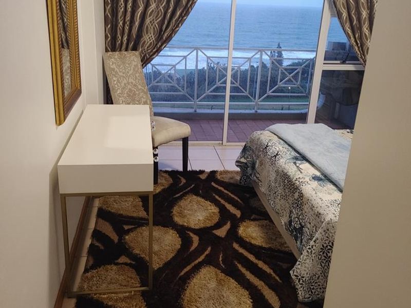 Prime Coastal Investment – Penthouse Living Opposite Scottburgh Main Beach - Photo 5