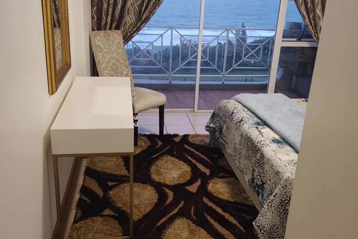 Prime Coastal Investment – Penthouse Living Opposite Scottburgh Main Beach - Photo 5