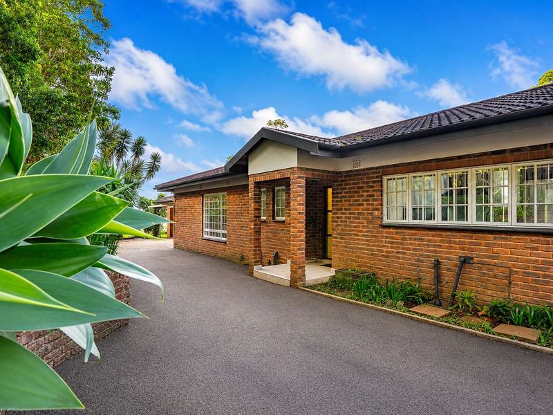 Spacious Face-Brick Family Unit with Modern Finishes, Views & Excellent Entertainment Flow - Photo 3