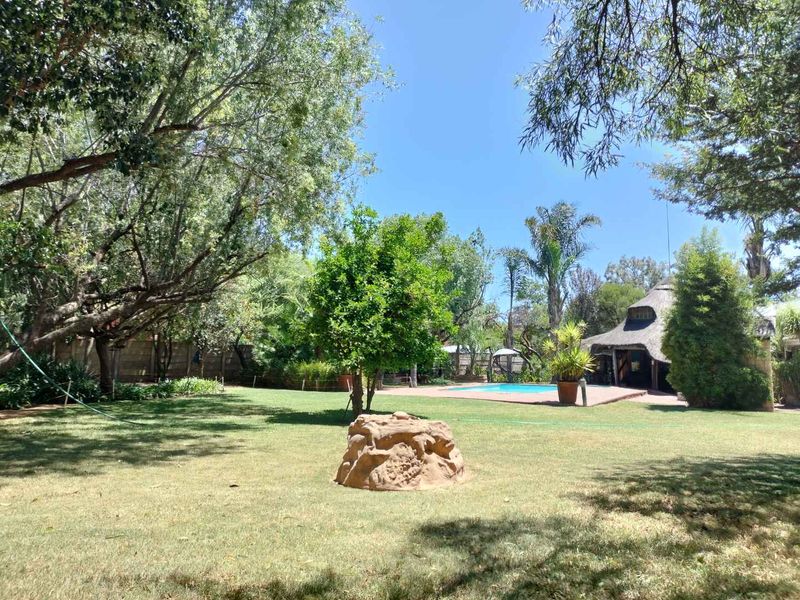 Family Home in Prime Location with limitess opportunties to expand and earn income - Photo 10