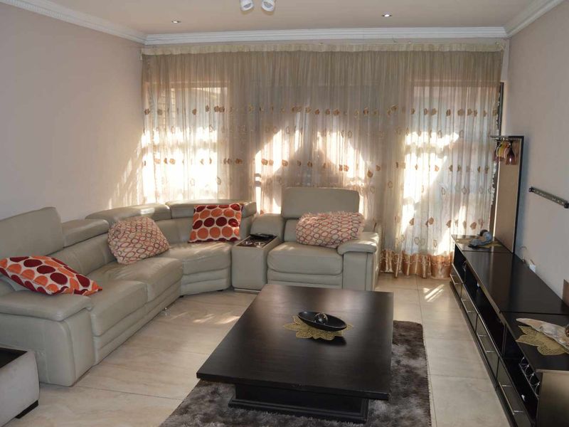 Two Bedroom House For Sale in Mayberry Park - Photo 8