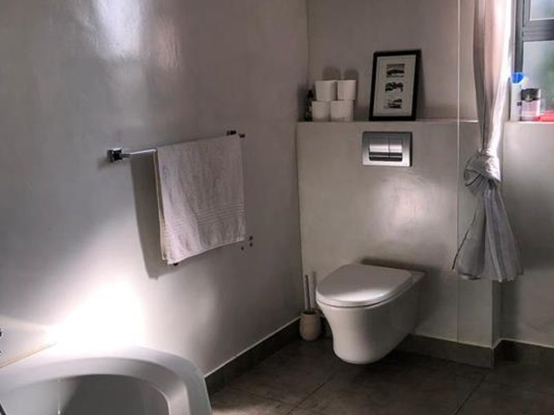 3 bedroom house with a separate flat - Photo 8