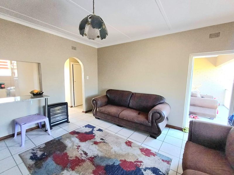 Excellent ROI  or perfect for First time Home Buyers - Photo 3