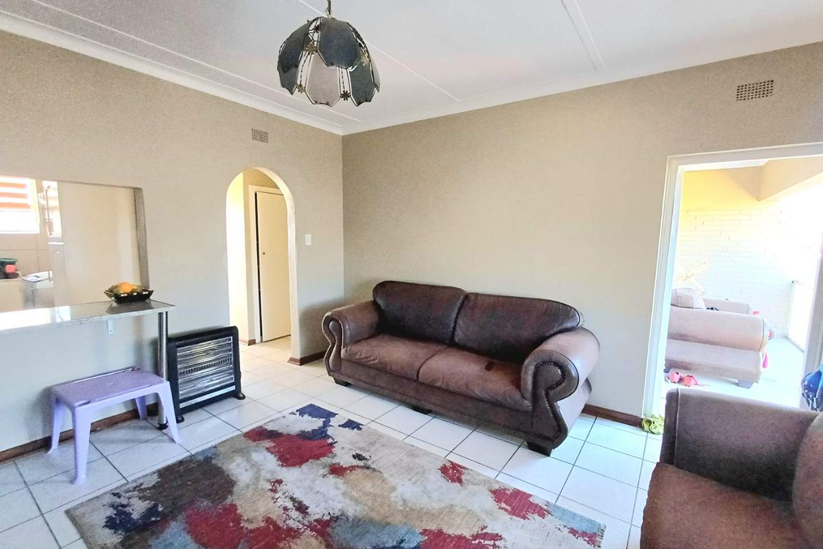 Excellent ROI  or perfect for First time Home Buyers - Photo 3