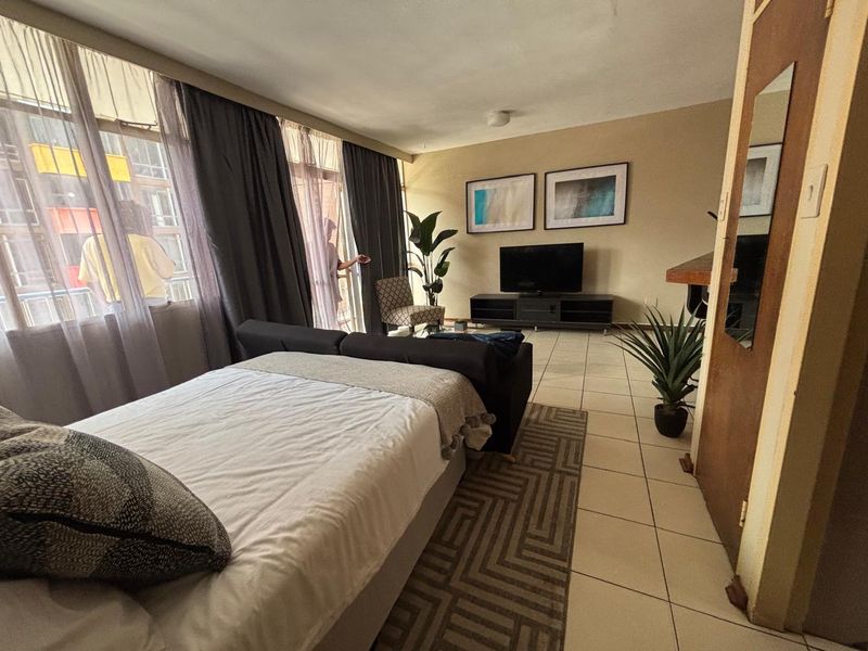 A bachelor Unit for sale in Braamfontein - Photo 7