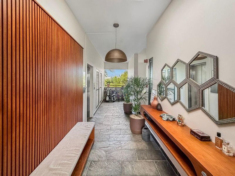 SPECTACULAR PENTHOUSE WITH PANORAMIC OCEAN & RIVER VIEWS - Photo 8