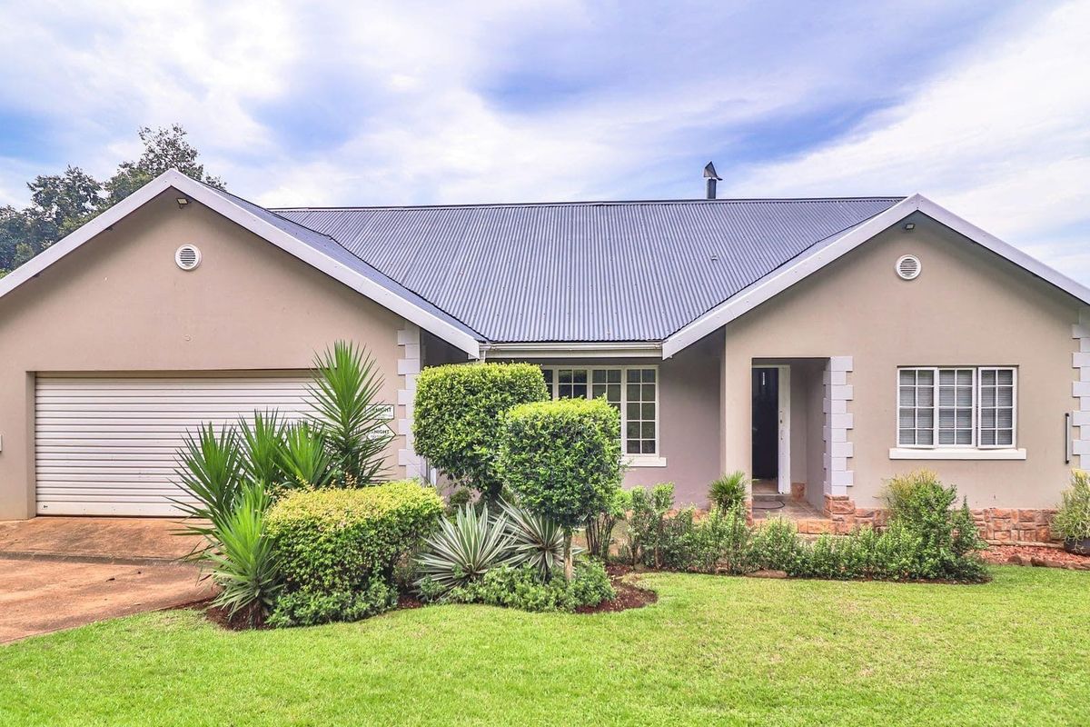 Well-kept family home with great entertaining space in central Howick - Photo 2