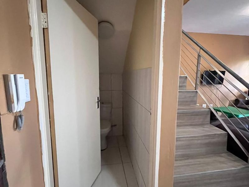 3 Bedroom Townhouse For Sale – Hillary Court, Otjomuise - Photo 5