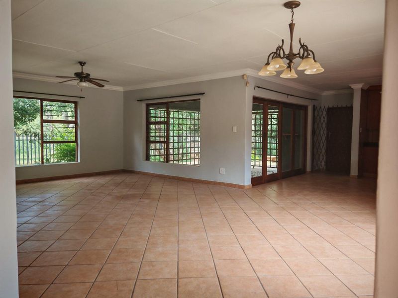 Charming River Front Home For Sale - Photo 4