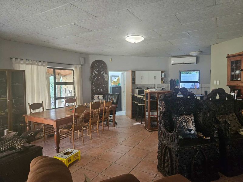 Two bedroom House with flat in Magersfontein - Photo 8