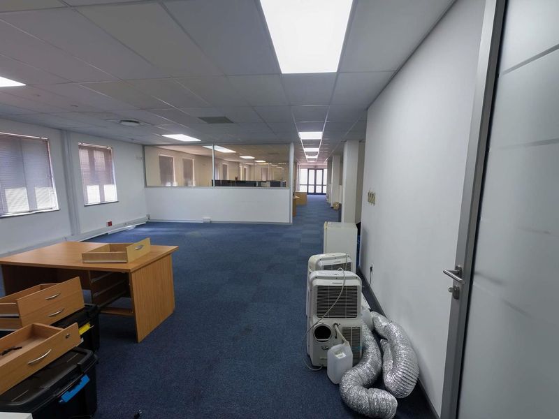 Flexible 342m2 Workspace in Sought-After Century City - Photo 7