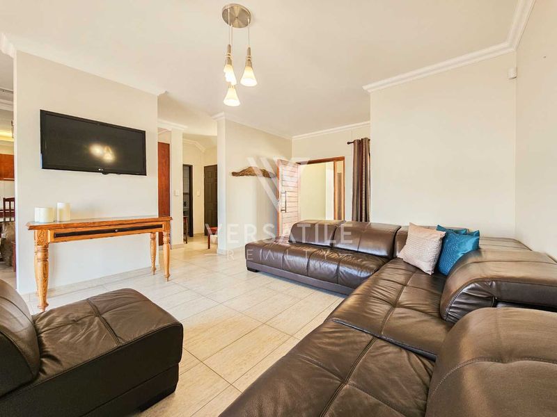 Townhouse for Sale - Photo 5