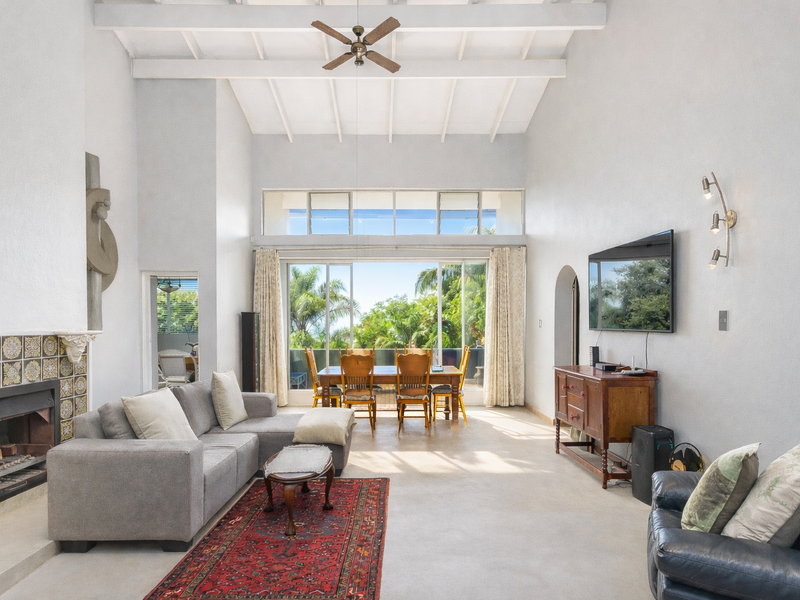 "Dive Into Comfort: Stunning Poolside Sanctuary with Granny Flat!" - Photo 7