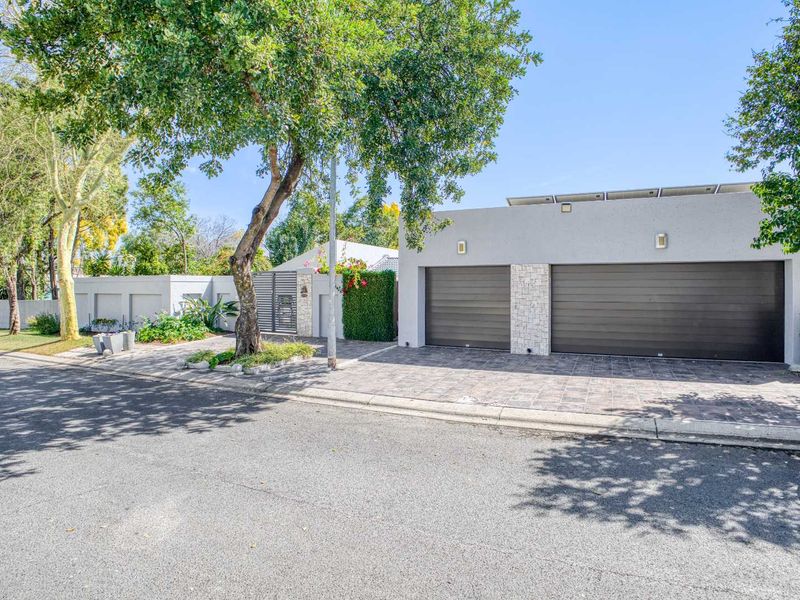 4 BEDROOM HOME FOR SALE IN FOURWAYS GARDENS RESIDENTIAL ESTATE - Photo 2