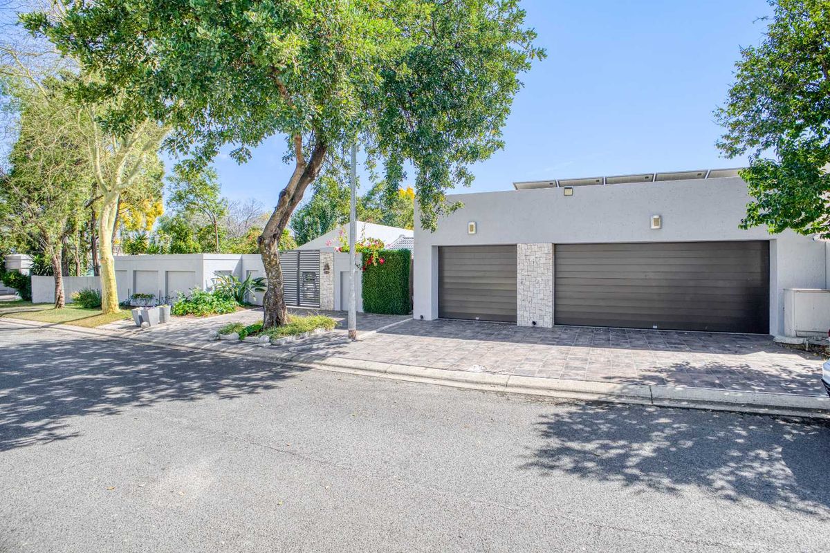 4 BEDROOM HOME FOR SALE IN FOURWAYS GARDENS RESIDENTIAL ESTATE - Photo 2