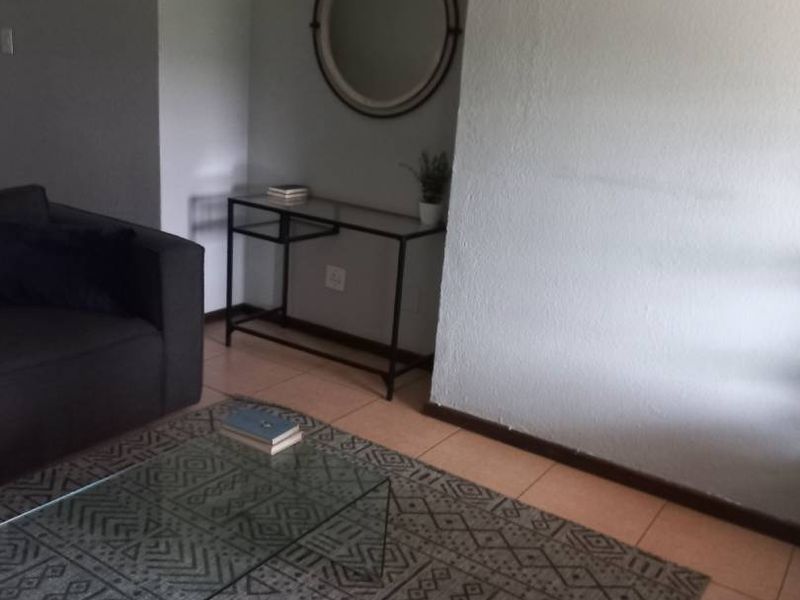 3 bedroom 2 bathroom apartment - Photo 2