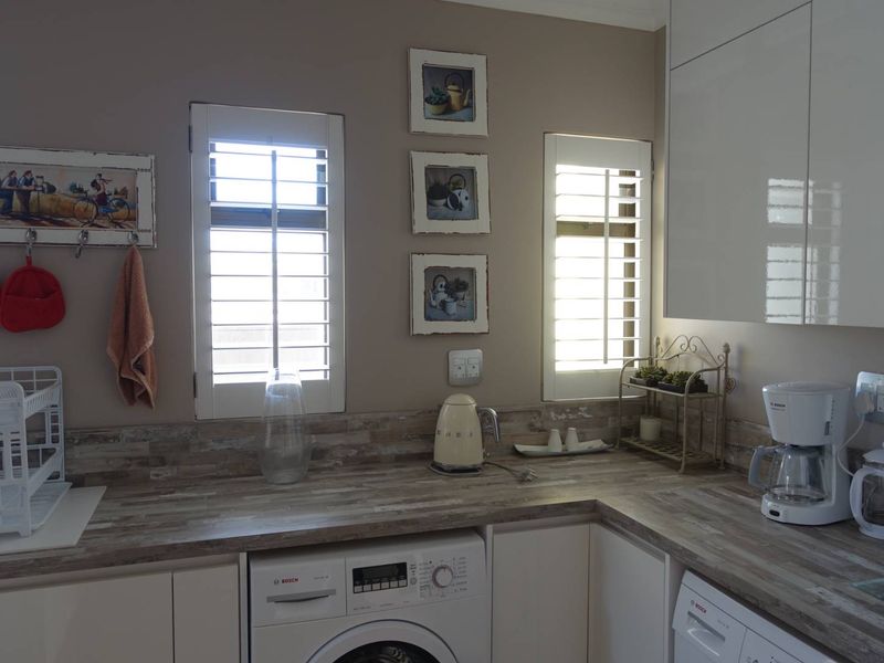 PRIME LOCATION! Seafront Ground floor apartments with view over the jetty - Photo 4