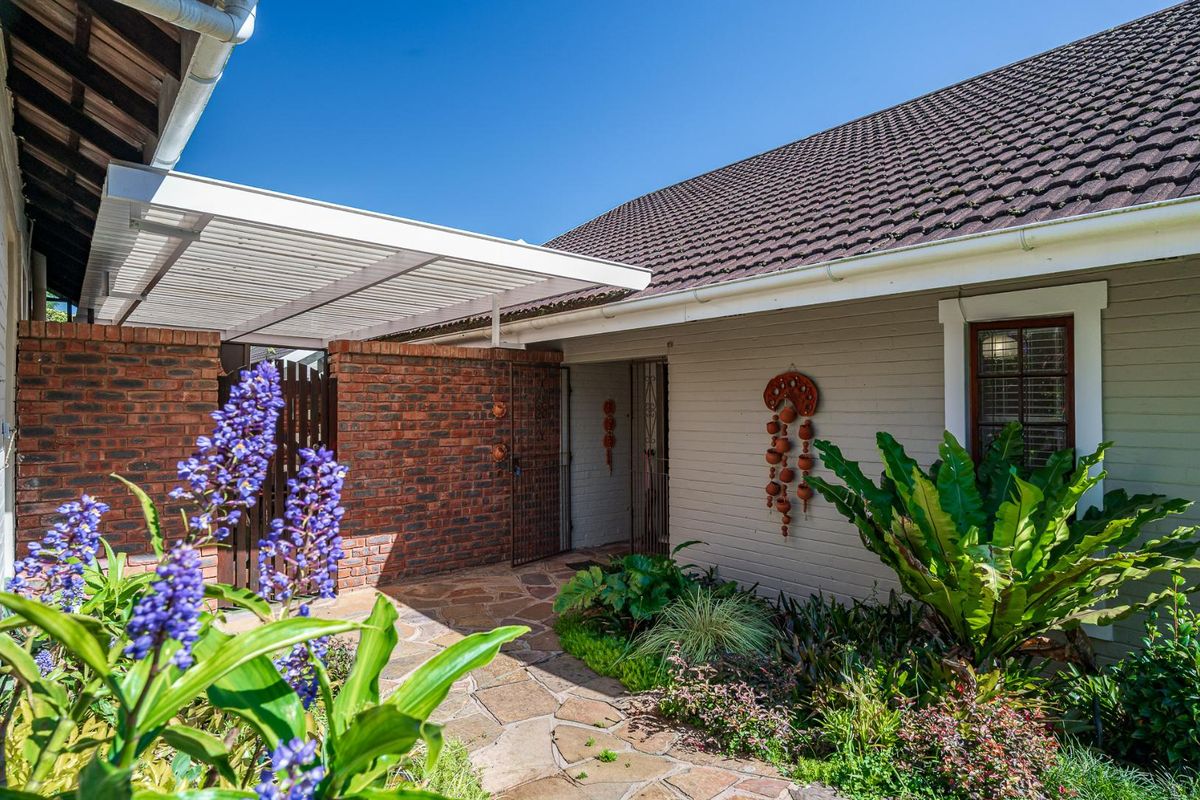 "Snap Up This Charming Townhouse Before It's Gone!" - Photo 4