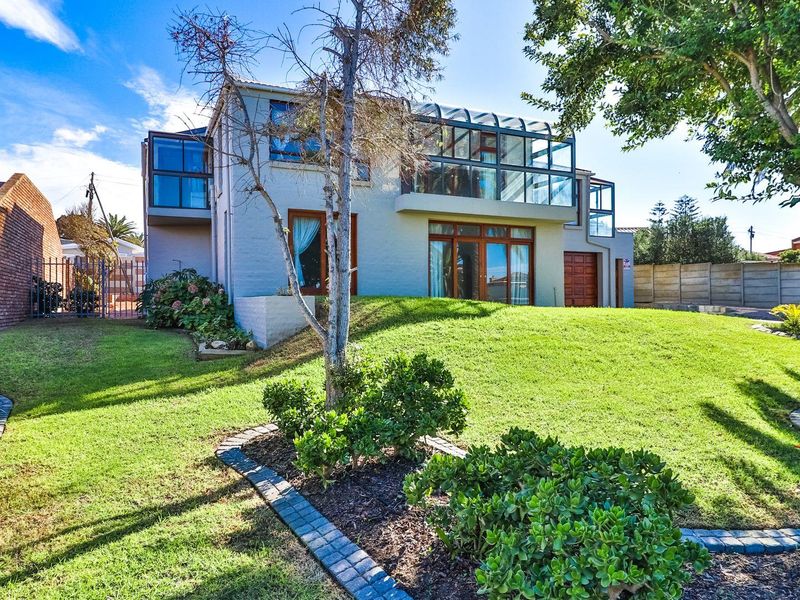 Bayview - stunning location close to the sea - Photo 6