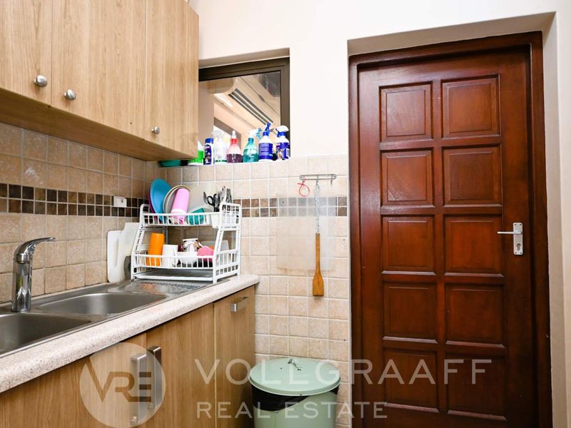 WELL-KEPT FAMILY HOME FOR SALE – SWAKOPMUND EXTENSION 9 - Photo 10