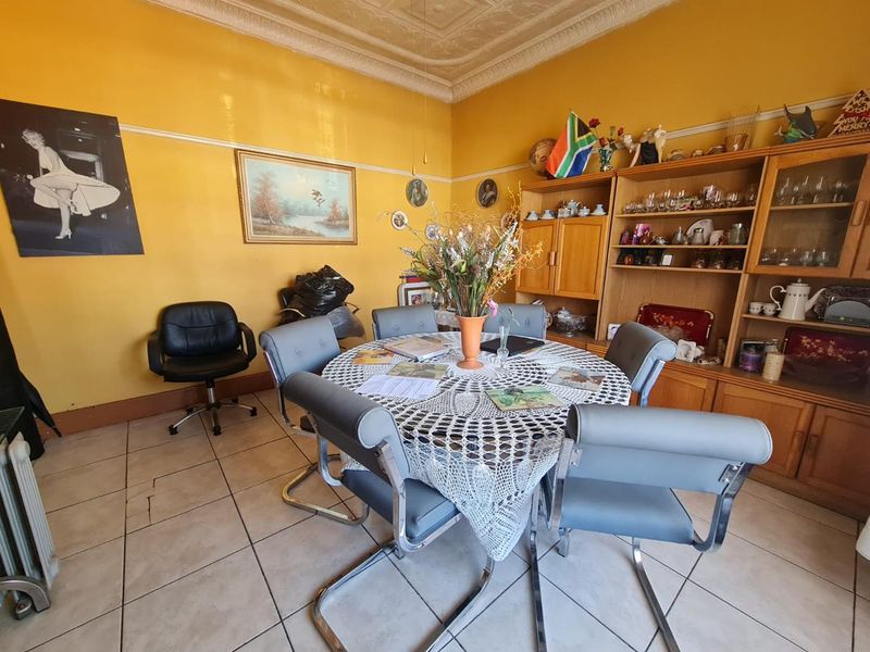 Spacious Elegance: Your Dream Home Awaits - Photo 10