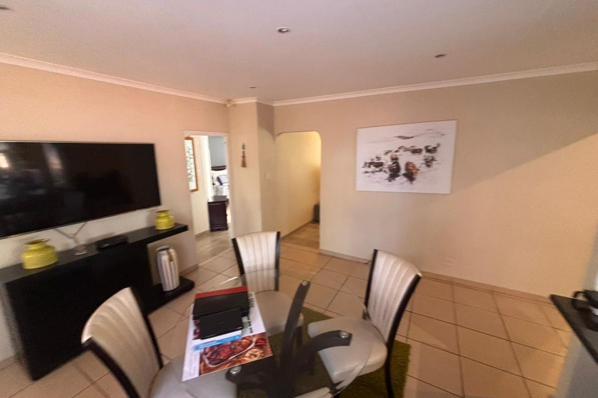 Spacious Family Townhouse To Rent in Secure Amberfield Estate, Hillcrest - Photo 2