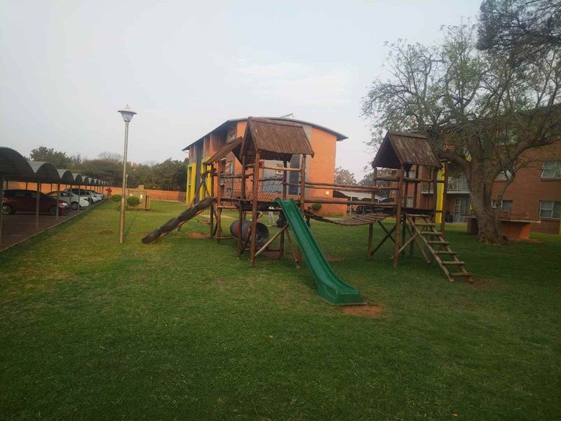 2 bedrooms ground floor apartment for sale in Montana, Pretoria - Photo 4