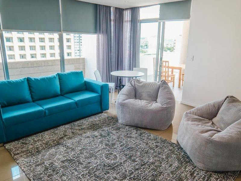 WELL SOUGHT AFTER FULY FURNISHED, APARTMENT TO RENT IN WINDHOEK CBD!! FREEDOM PLAZA!! AVAILABLE IMMEDIATELY!!! - Photo 2