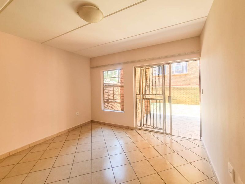 Welcome to Hazeldean – A Loadshedding-Free Area! - Photo 4