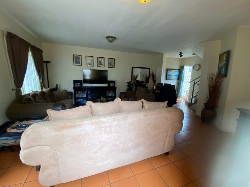 3 Bedroom Townhouse in Pierre Van Ryneveld. - Photo 10