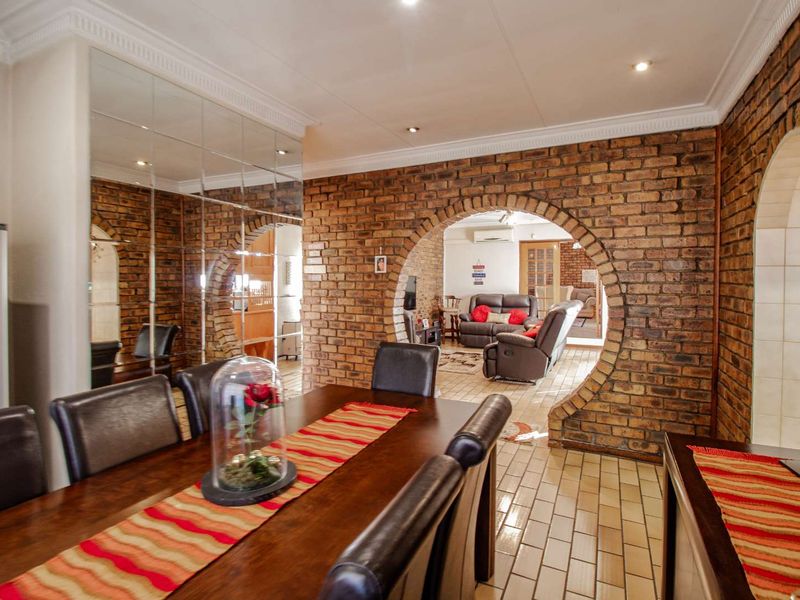 Cozy & Neat 4 Bedroom House - Photo 8