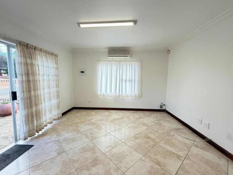 Free Standing home to RENT - Photo 3
