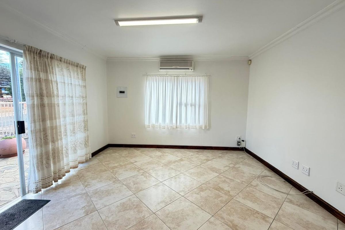 Free Standing home to RENT - Photo 3