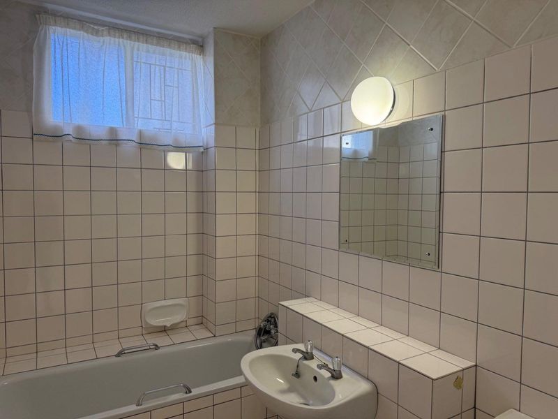Bright 2-Bed Apartment with Balcony - Photo 5