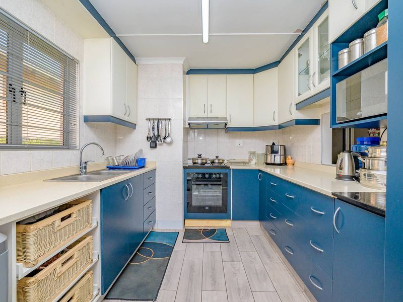 2 Bed Simplex in Secure Complex - Photo 5