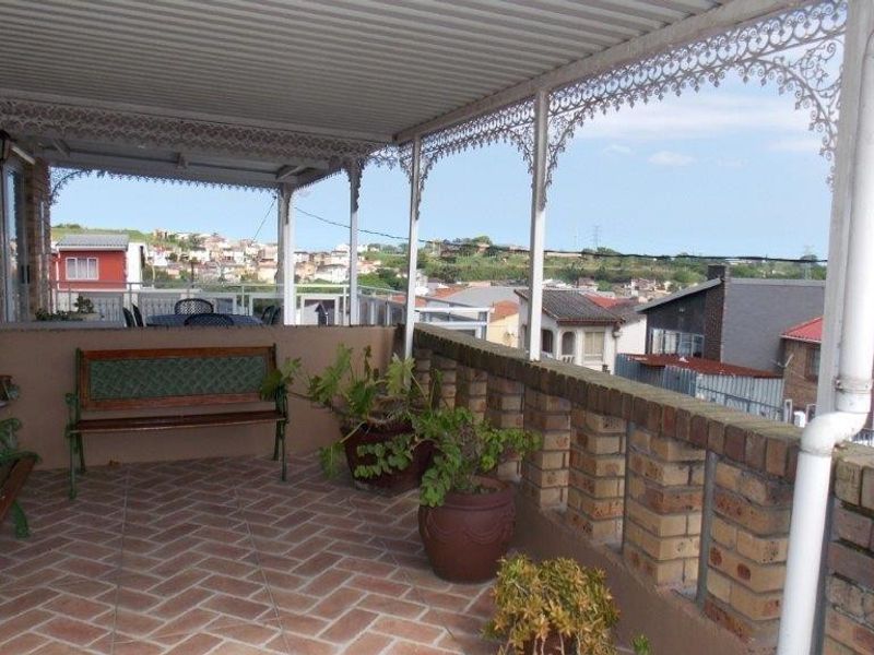 4 Bedroom House for sale in Westcliff - Photo 8