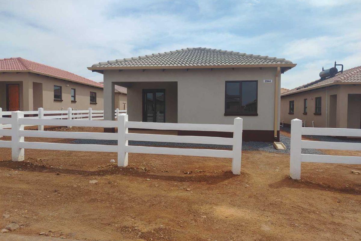 NEW DEVELOPMENT HOUSES - Photo 2