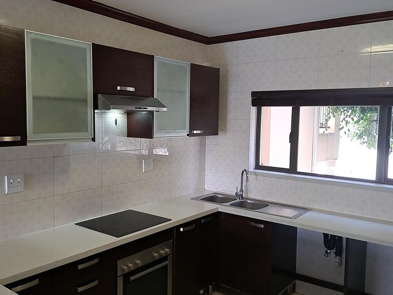 3 Bedroom 2 Bathroom Executive Apartment - Photo 7