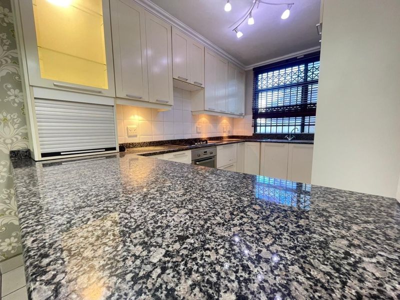 Spacious 3-Bedroom Townhouse in a Well-Maintained Complex with Garden &amp; Study - Photo 7