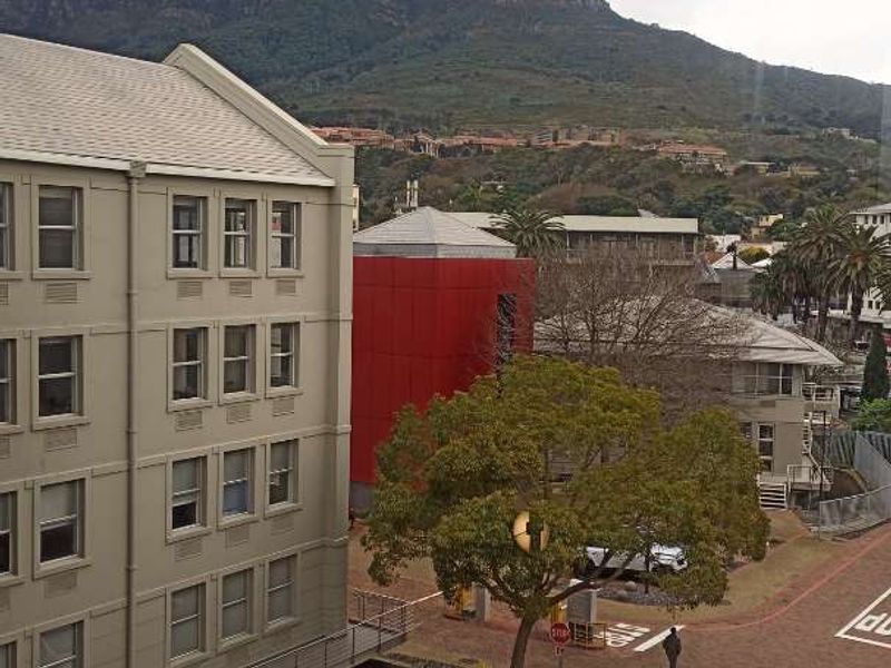 Modern offices with natural light breathtaking views of UCT and Table Mountain - Photo 2
