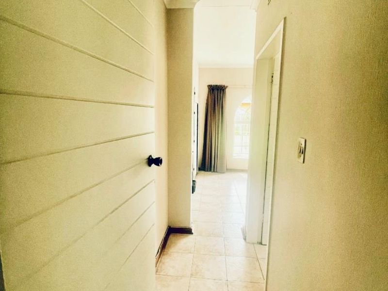 3 bedroom townhouse in a security gated complex - Photo 10