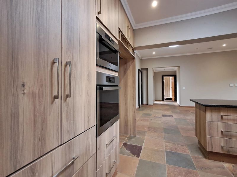 3 Bedroom Cluster for Sale in Brackenhurst - Photo 6