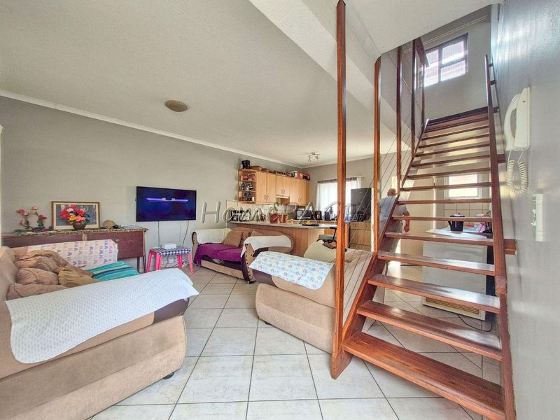 Hermes, Walvis Bay:  3 Bedr Townhouse In Mola Mola Complex is for sale - Photo 3