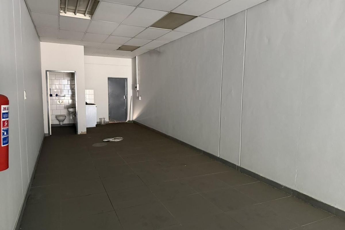 70 Sqm RETAILS SPACE ON SPECIAL TO RENT IN PRETORIA FOR R 5999.00 PM AVAILABLE IMMEDIATELY. - Photo 3
