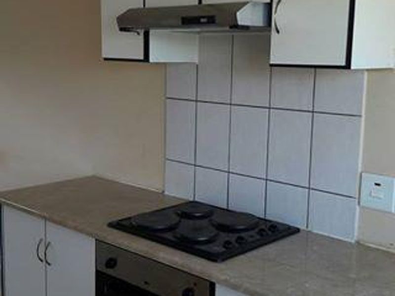 WELL MAINTAINED 2 BEDROOM APARTMENT IN OTJOMUISE!!! - Photo 7