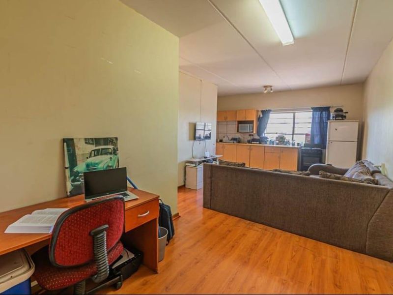 Prime 1-Bedroom in Hatfield - Ideal for Students & Pros!" - Photo 9