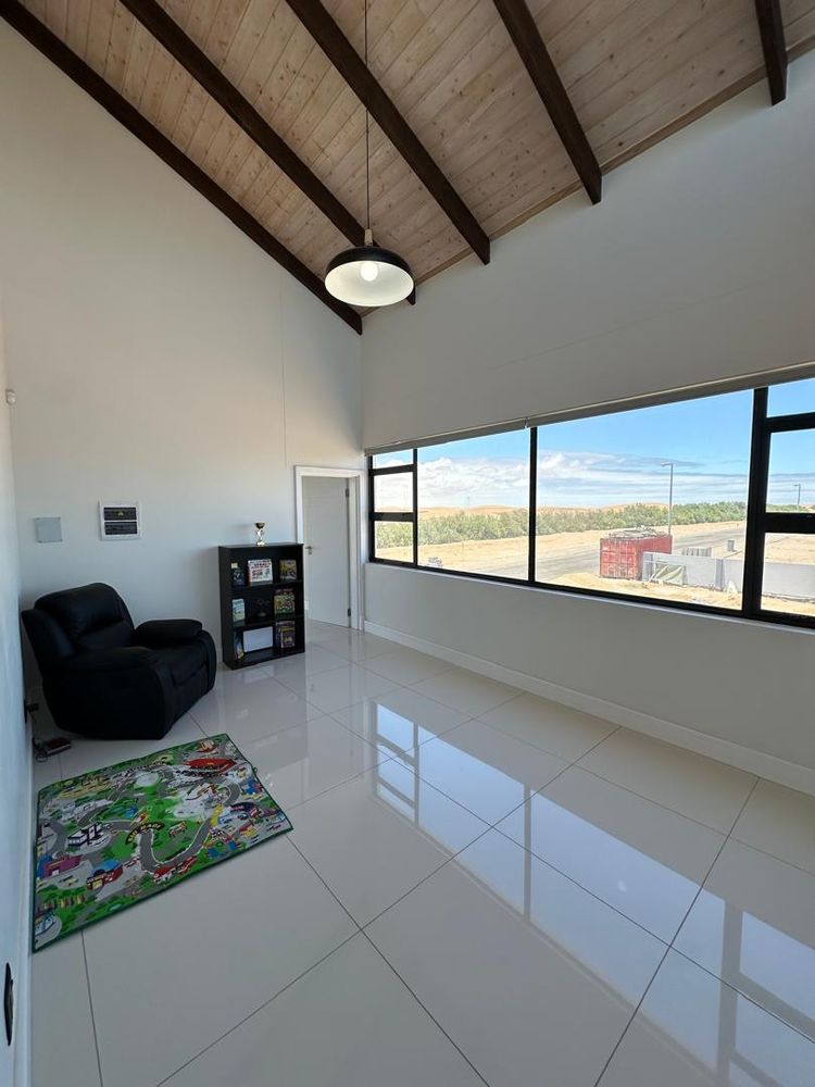 Open space between two bedrooms