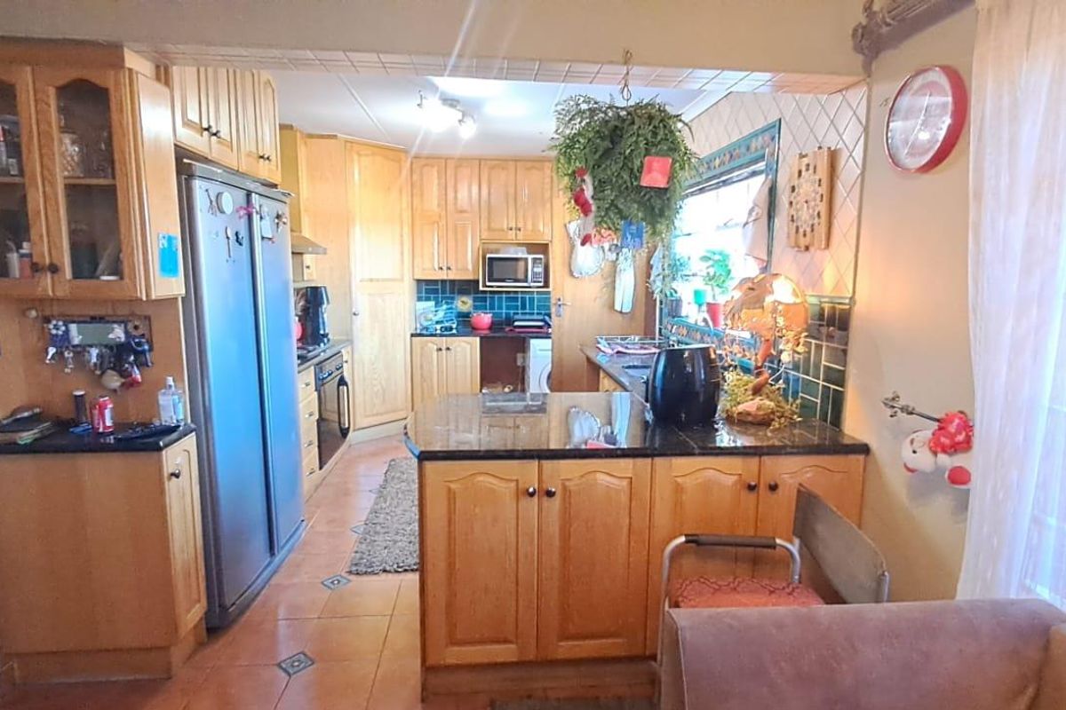 3 Bedroom Pet Friendly Cluster Available In Brackendowns - Photo 5