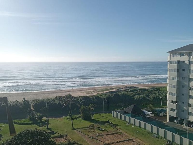 Studio/ bachelor apartment with stunning sea views. - Photo 1